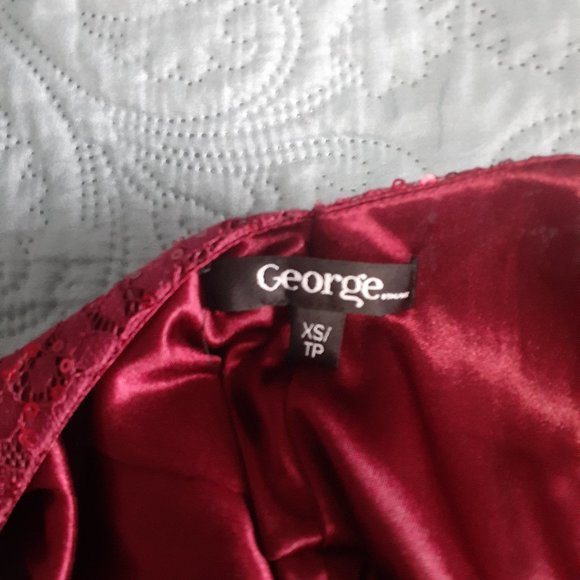 Dress - Picture 4 of 6